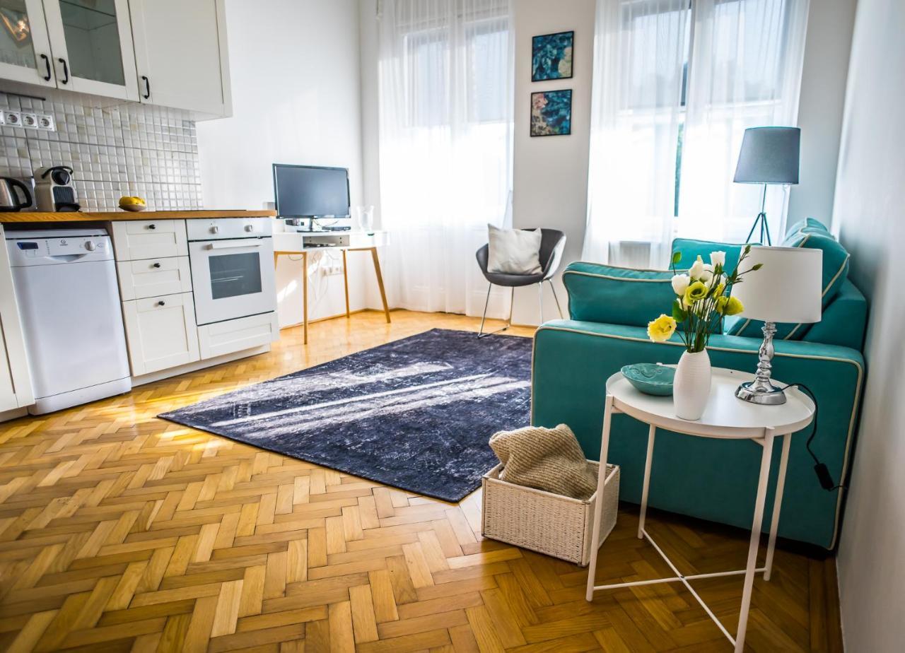 Székesfehérvár Ybl Apartment City Center מראה חיצוני תמונה